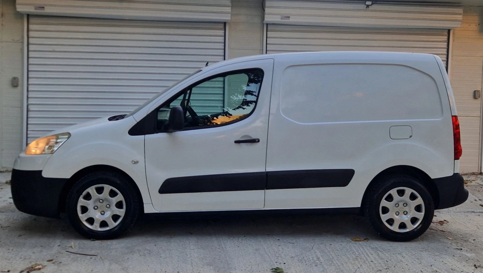 Peugeot Partner 1.6HDI 90к.с., снимка 2 - Автомобили и джипове - 55138286
