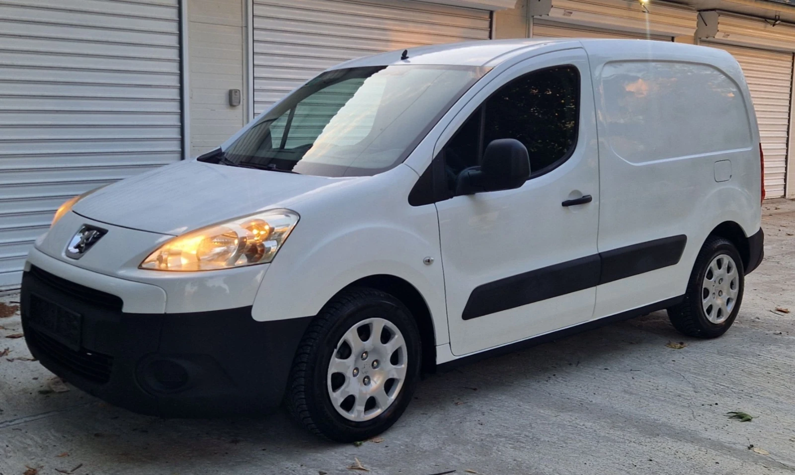 Peugeot Partner 1.6HDI 90к.с., снимка 3 - Автомобили и джипове - 55138286