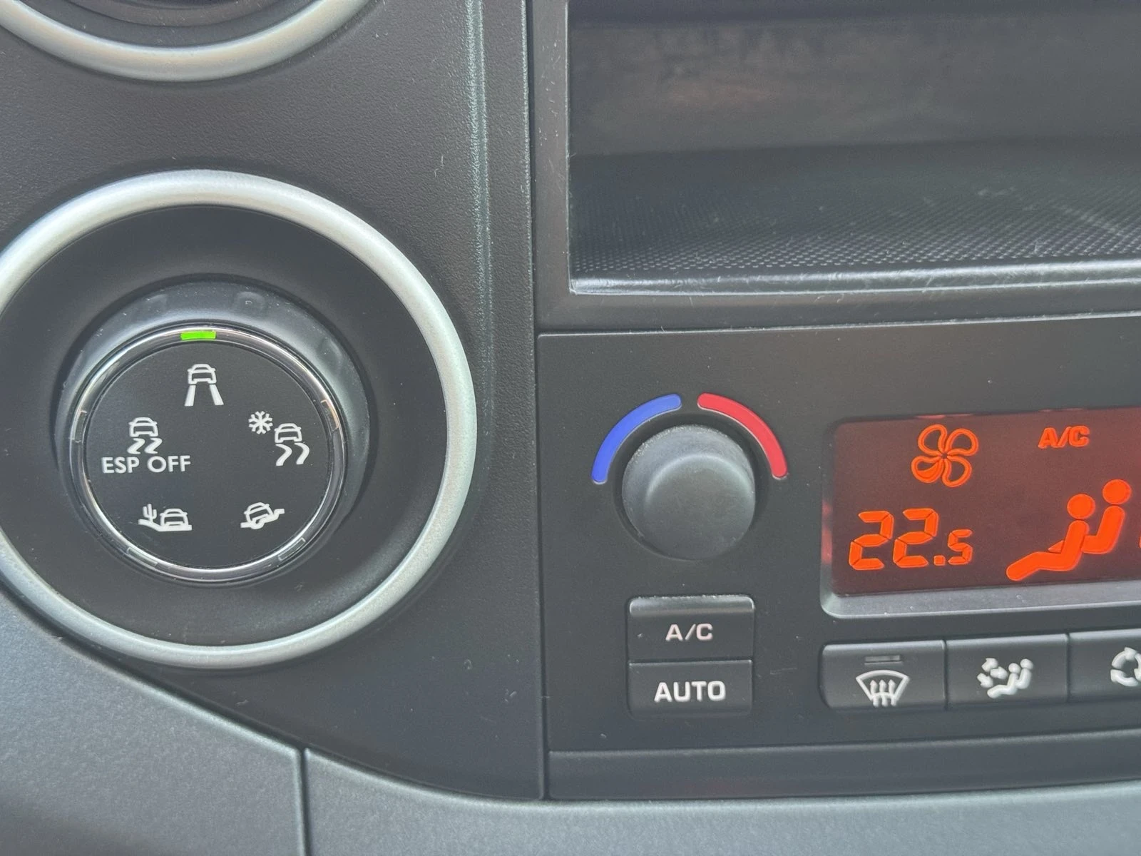 Citroen Berlingo 1.6HDI, снимка 9 - Автомобили и джипове - 56046646