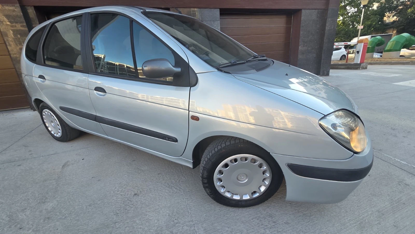 Renault Scenic 1.9DCI//KLIMA//, снимка 12 - Автомобили и джипове - 56073828