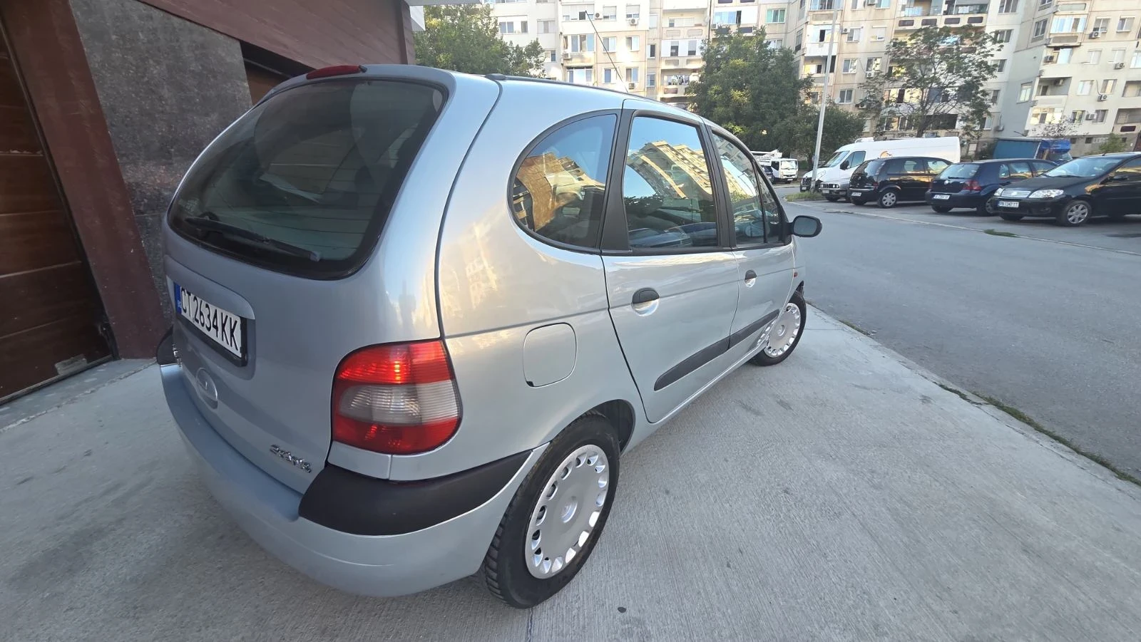 Renault Scenic 1.9DCI//KLIMA//, снимка 2 - Автомобили и джипове - 56073828