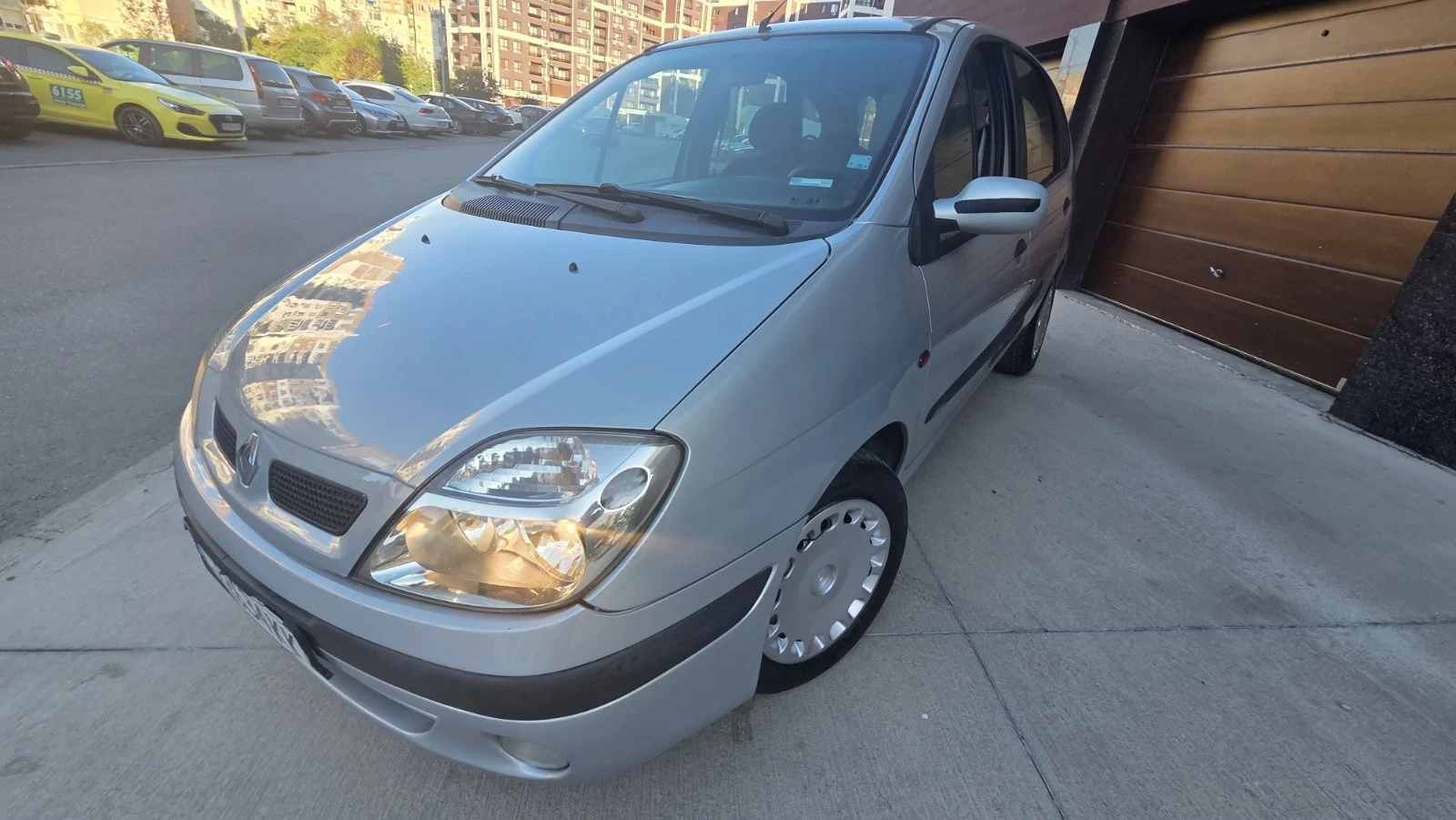 Renault Scenic 1.9DCI//KLIMA//, снимка 7 - Автомобили и джипове - 56073828