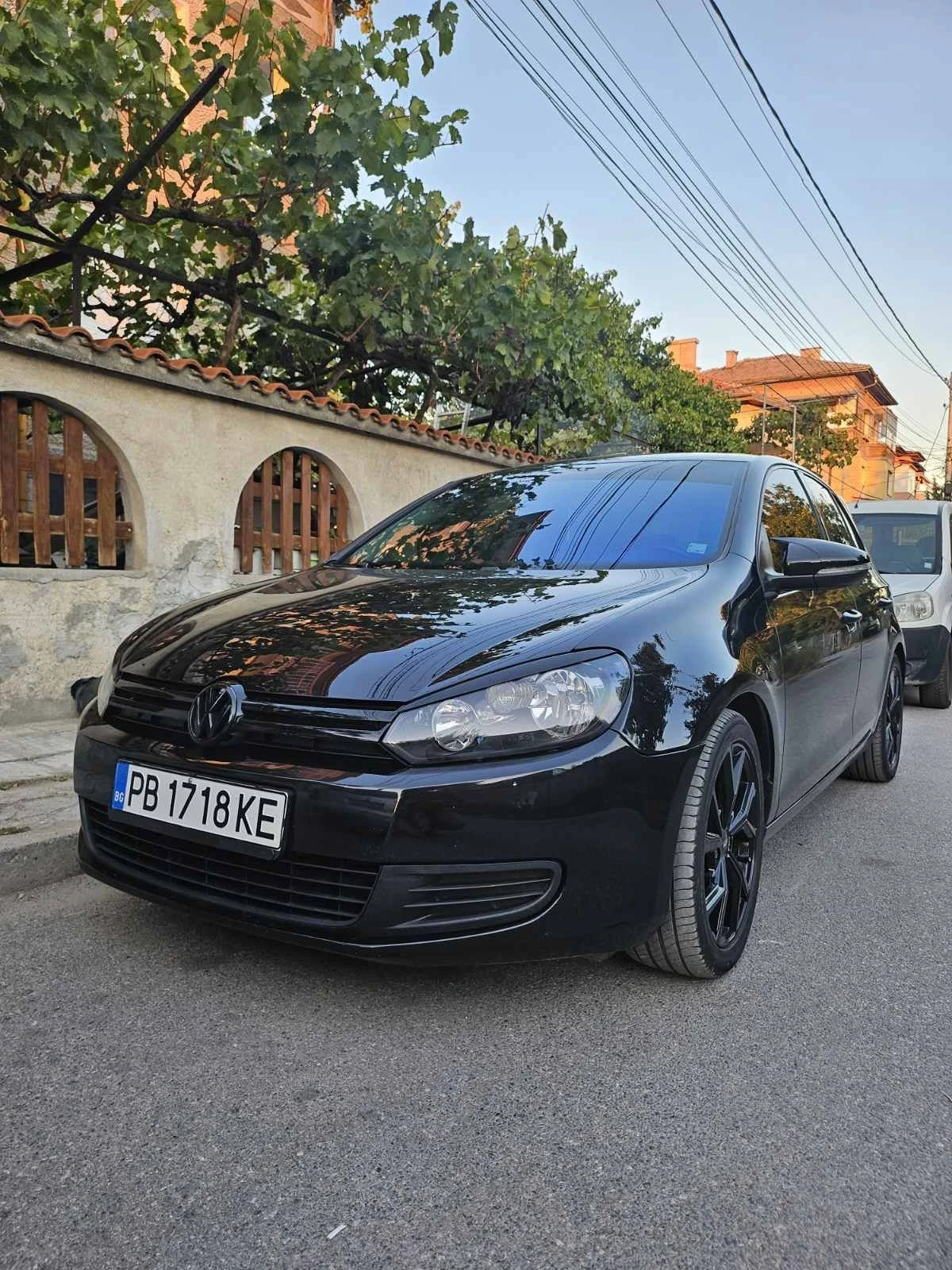 VW Golf 1.6 tdi 105, снимка 3 - Автомобили и джипове - 56139558