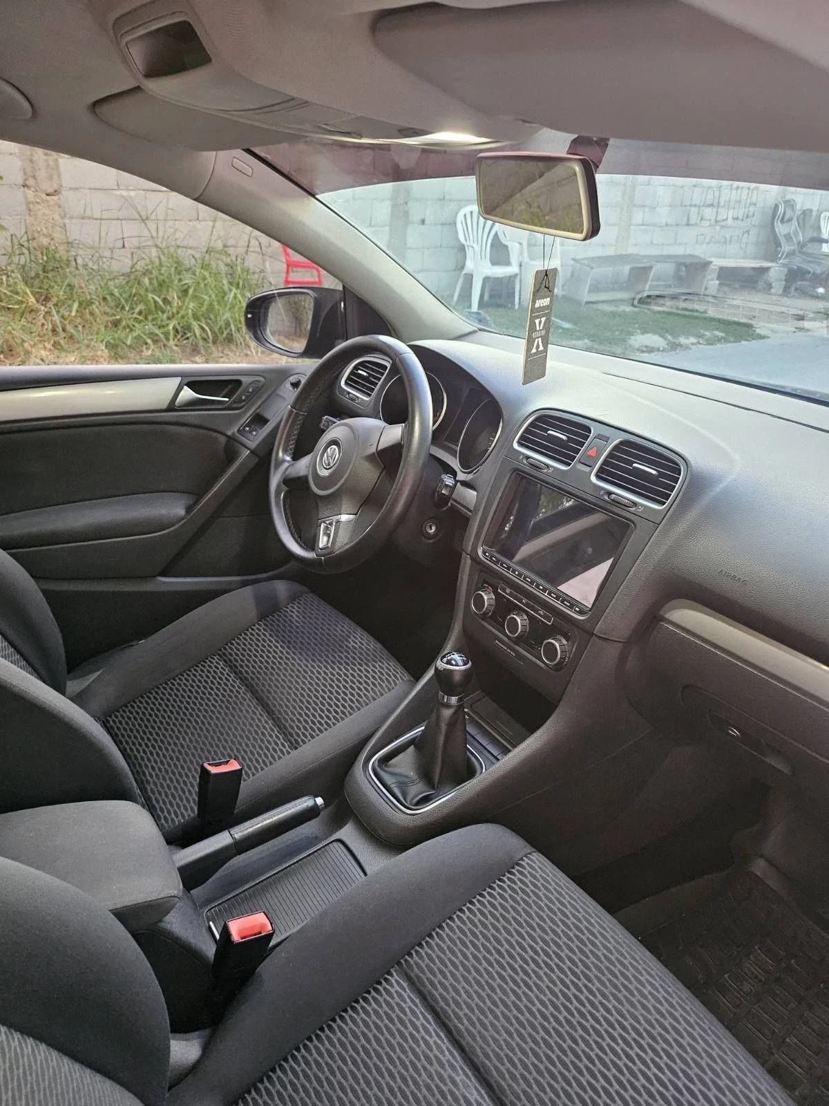 VW Golf 1.6 tdi 105, снимка 8 - Автомобили и джипове - 56139558