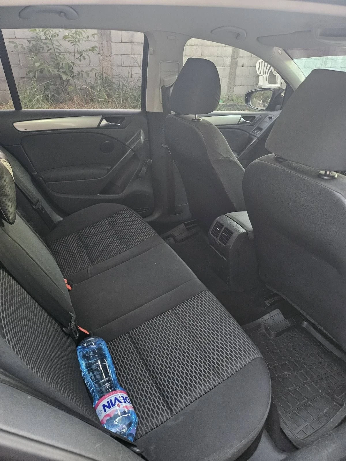 VW Golf 1.6 tdi 105, снимка 11 - Автомобили и джипове - 56139558