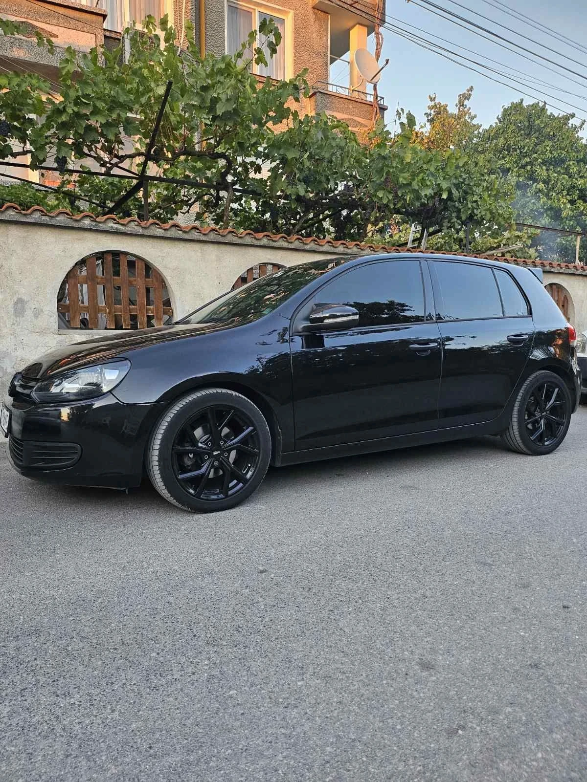 VW Golf 1.6 tdi 105, снимка 4 - Автомобили и джипове - 56139558