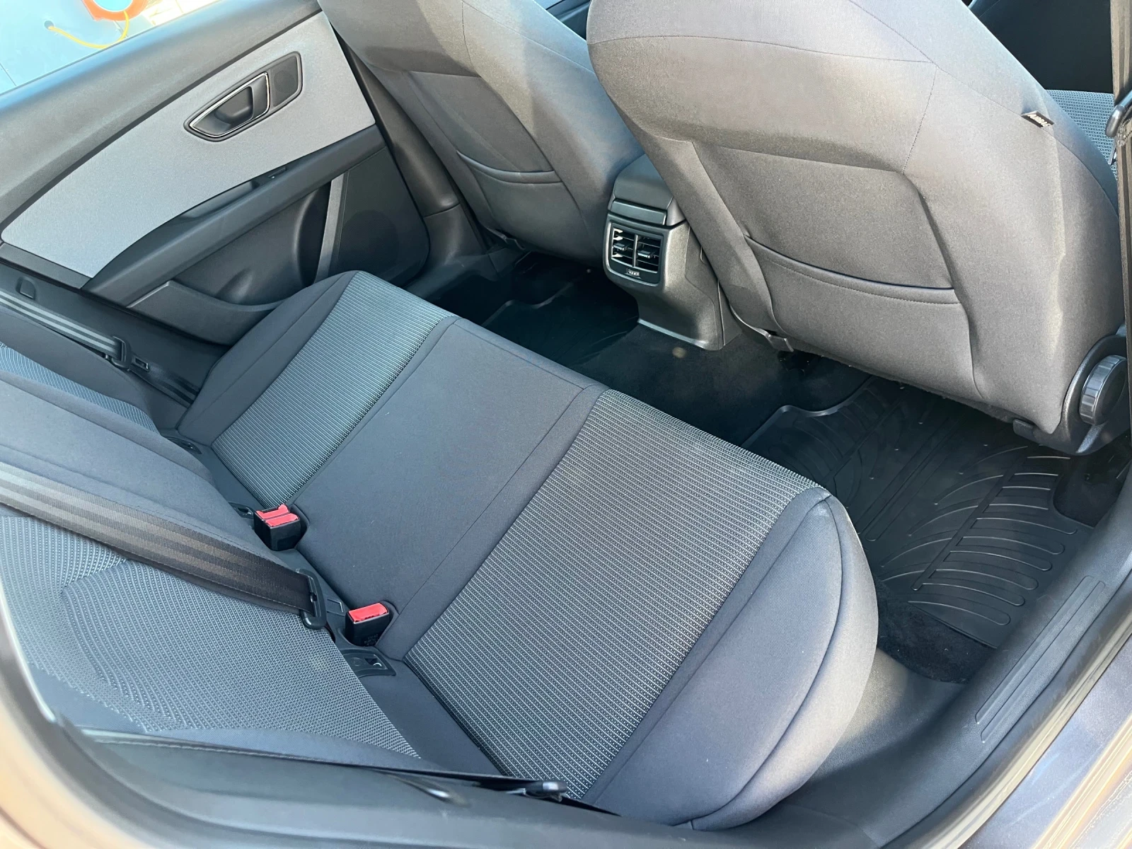 Seat Leon, снимка 7 - Автомобили и джипове - 56356261