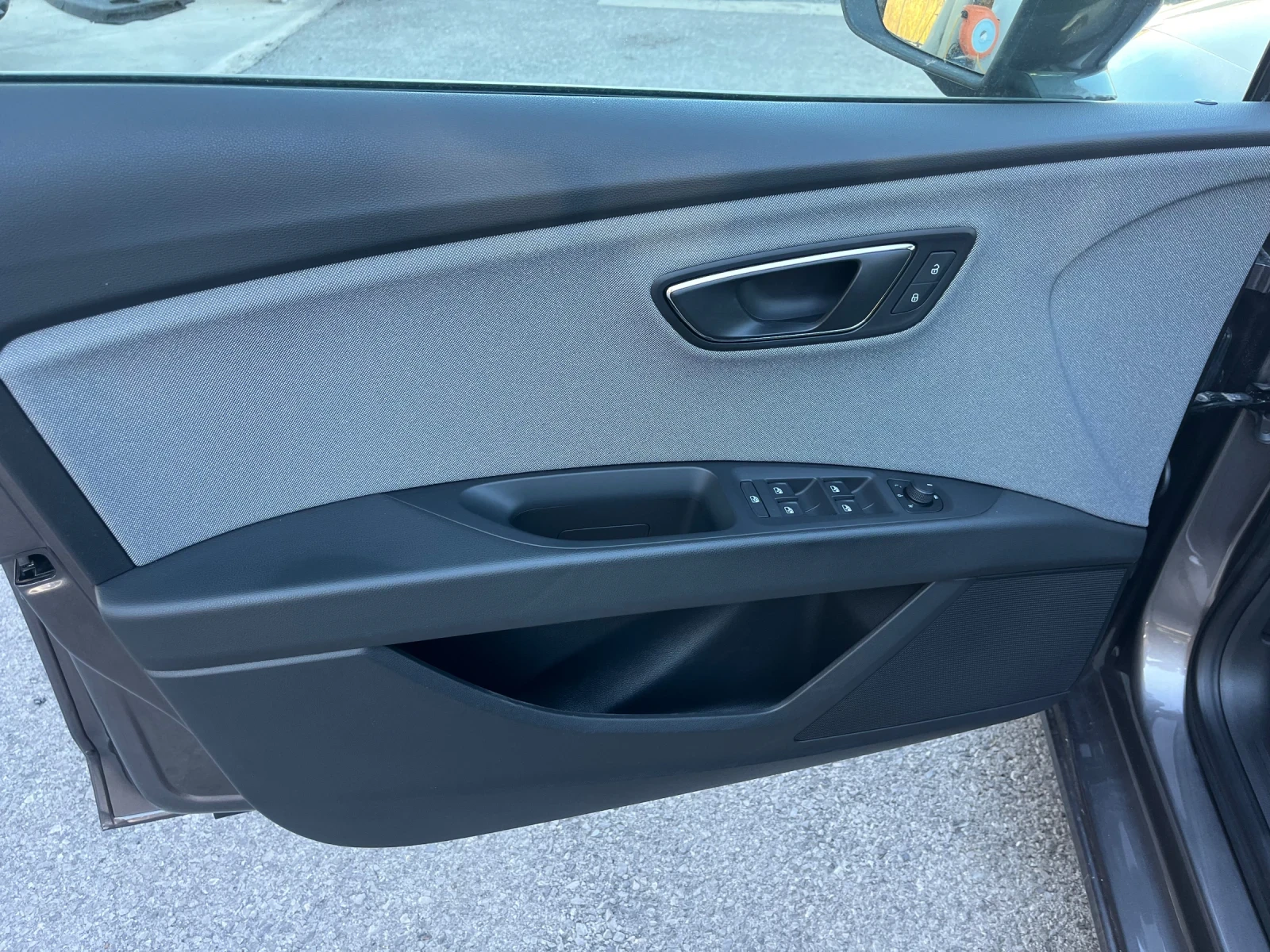 Seat Leon, снимка 8 - Автомобили и джипове - 56356261