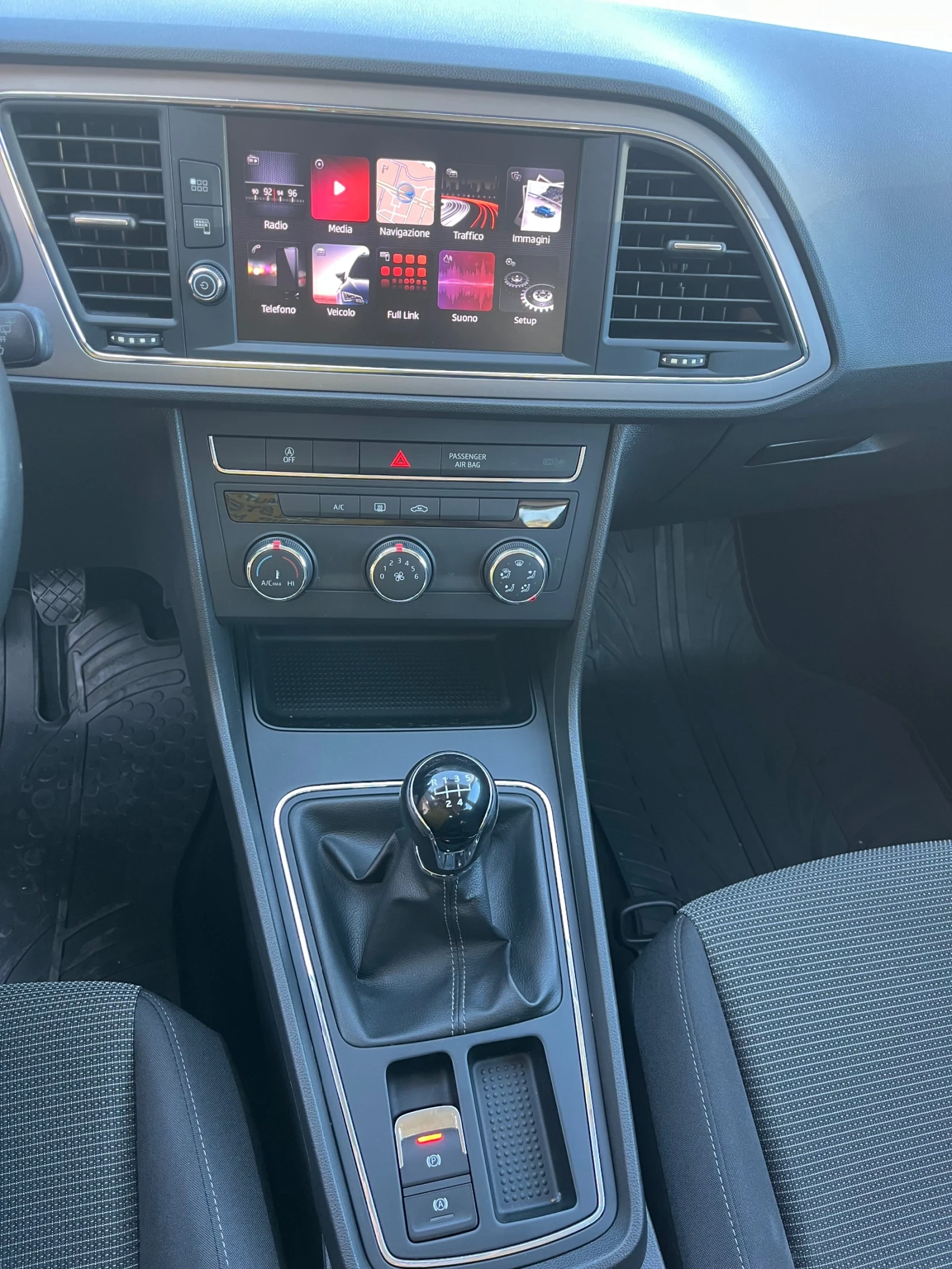 Seat Leon, снимка 10 - Автомобили и джипове - 56356261