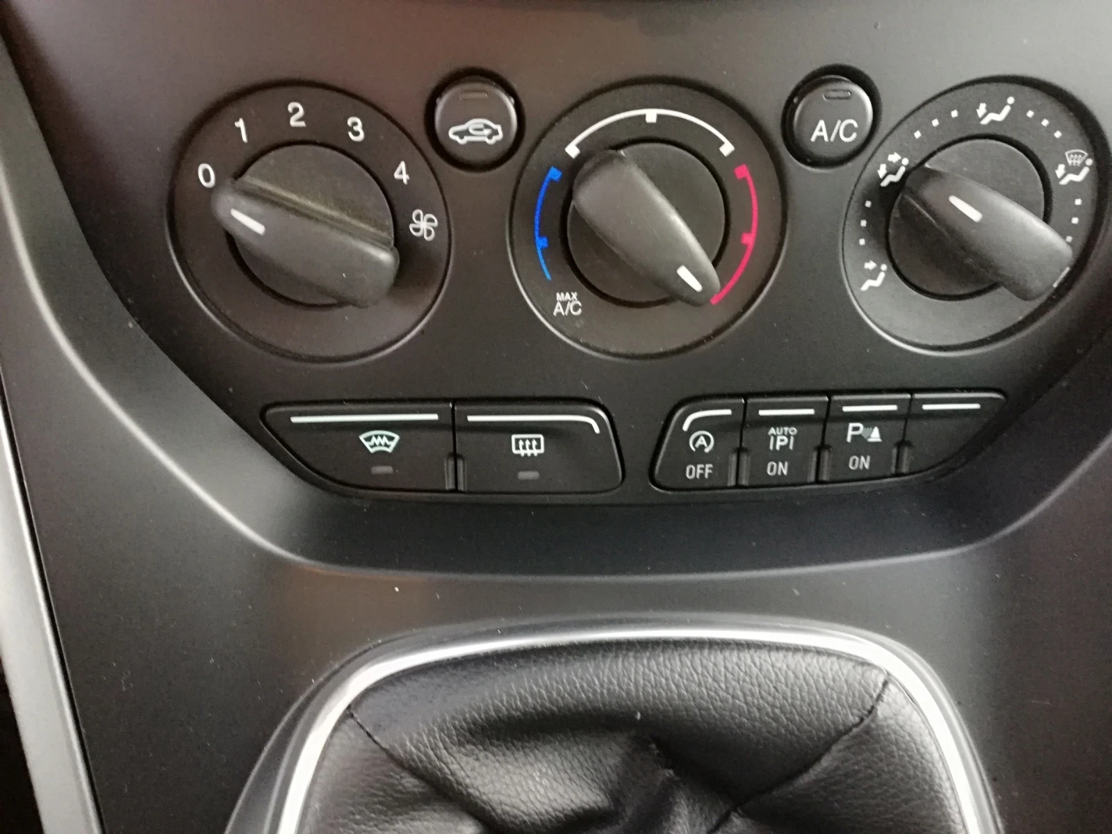 Ford Grand C-Max 1.6d kli , снимка 6 - Автомобили и джипове - 56590544