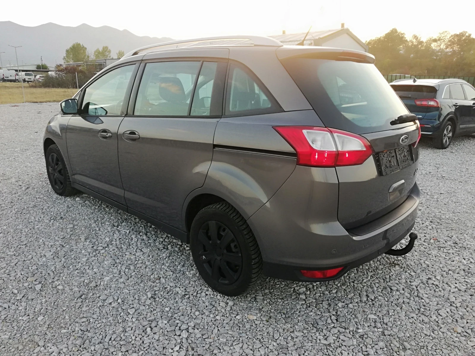 Ford Grand C-Max 1.6d kli , снимка 3 - Автомобили и джипове - 56590544