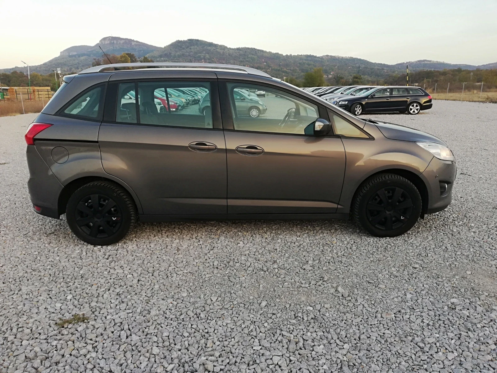 Ford Grand C-Max 1.6d kli , снимка 15 - Автомобили и джипове - 56590544
