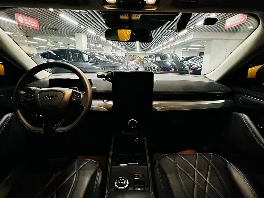 Ford Mustang Mach-E, снимка 7 - Автомобили и джипове - 56689921