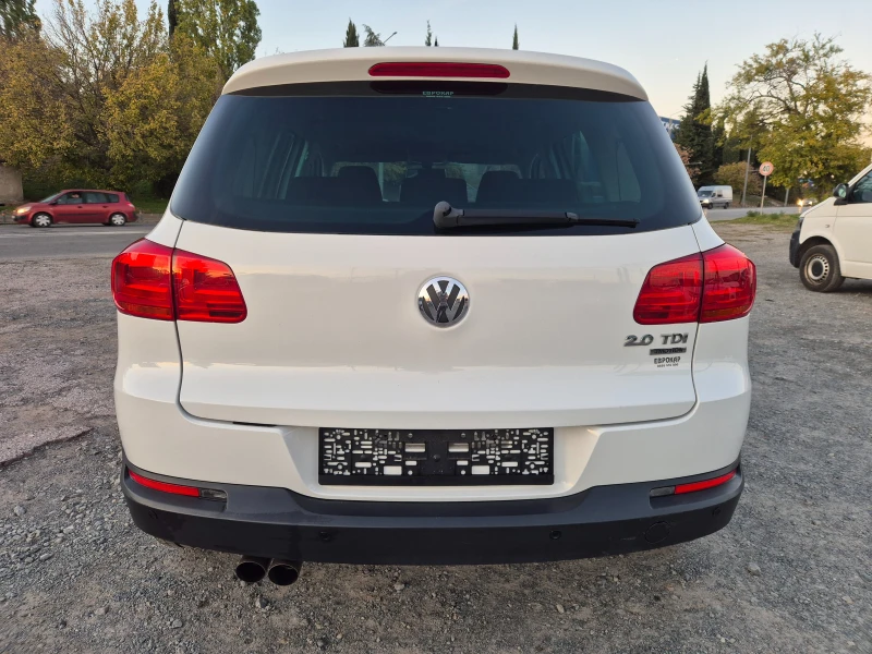 VW Tiguan 2.0TDI Автомат, снимка 4 - Автомобили и джипове - 46431011