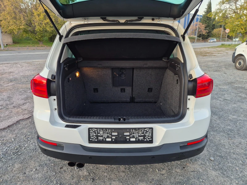 VW Tiguan 2.0TDI Автомат, снимка 11 - Автомобили и джипове - 46431011