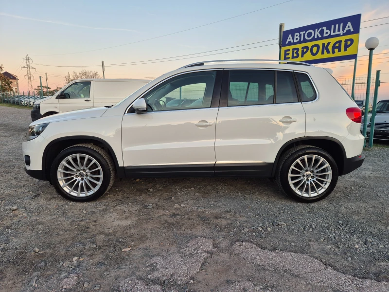 VW Tiguan 2.0TDI Автомат, снимка 2 - Автомобили и джипове - 46431011