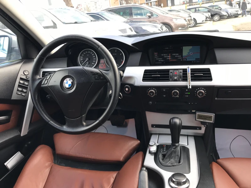 BMW 525 3.0d-AUTO-NAVI-FULL, снимка 14 - Автомобили и джипове - 47935074