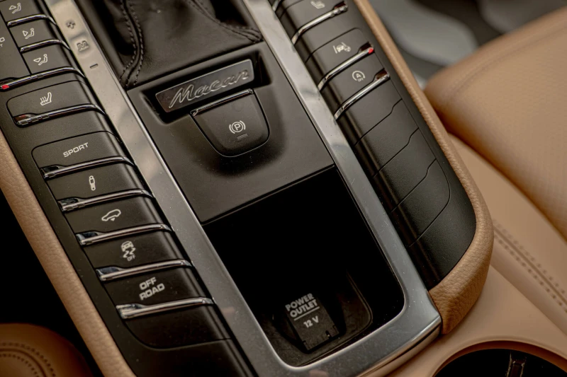 Porsche Macan S/Подгрев/Камера/Sport Design/Memory packet/, снимка 11 - Автомобили и джипове - 50815910