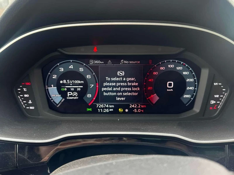 Audi Q3 * Progressiv * 2 КЛЮЧА* PANO* NAVI* , снимка 8 - Автомобили и джипове - 53507621