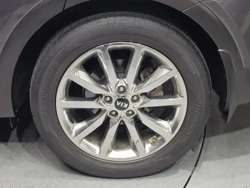 Kia Sorento 2.2 CRDI 4WD, снимка 5 - Автомобили и джипове - 54265400