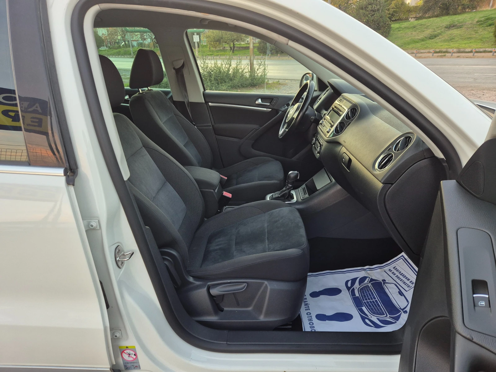 VW Tiguan 2.0TDI Автомат - изображение 9