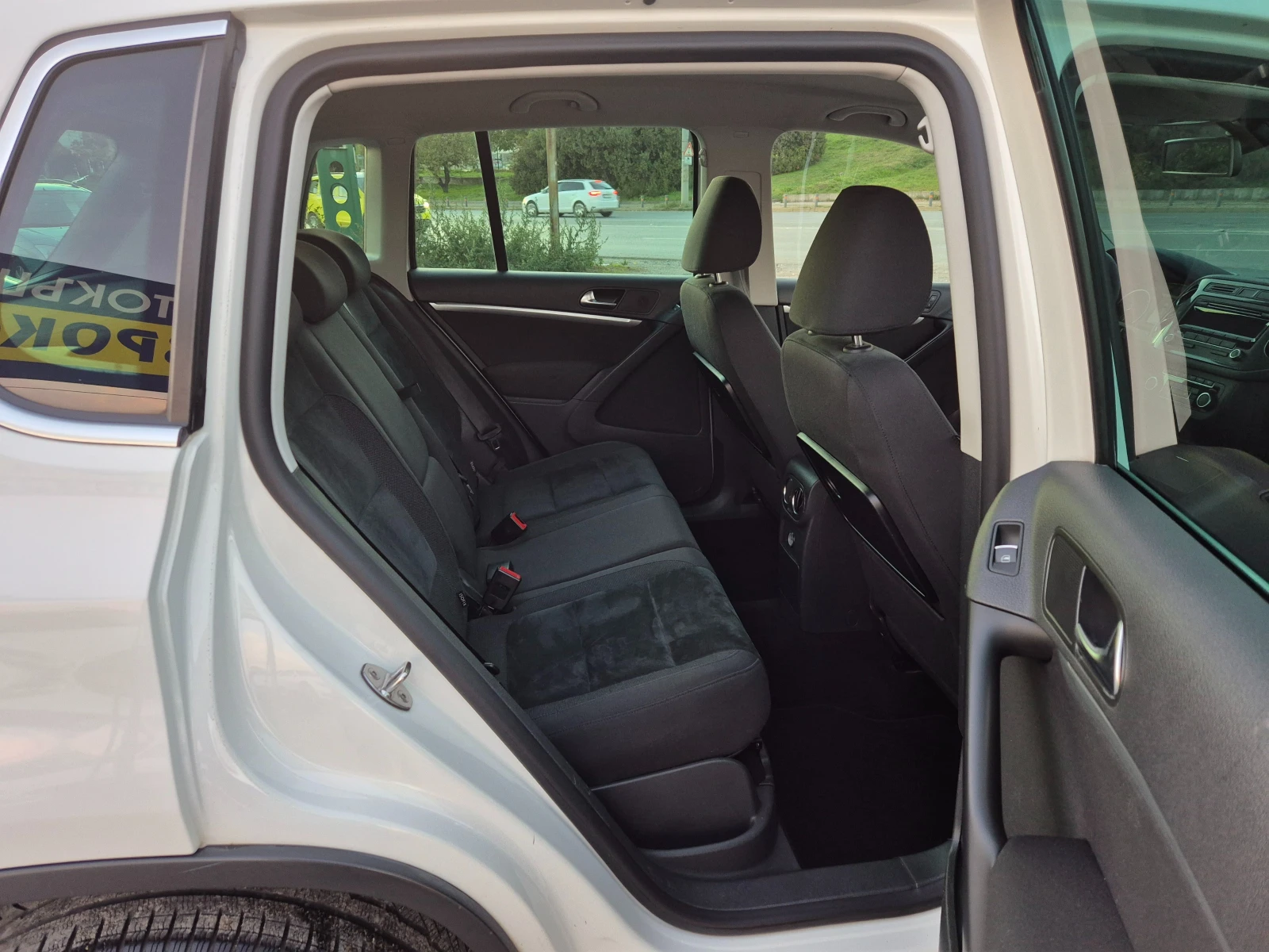 VW Tiguan 2.0TDI Автомат - изображение 10