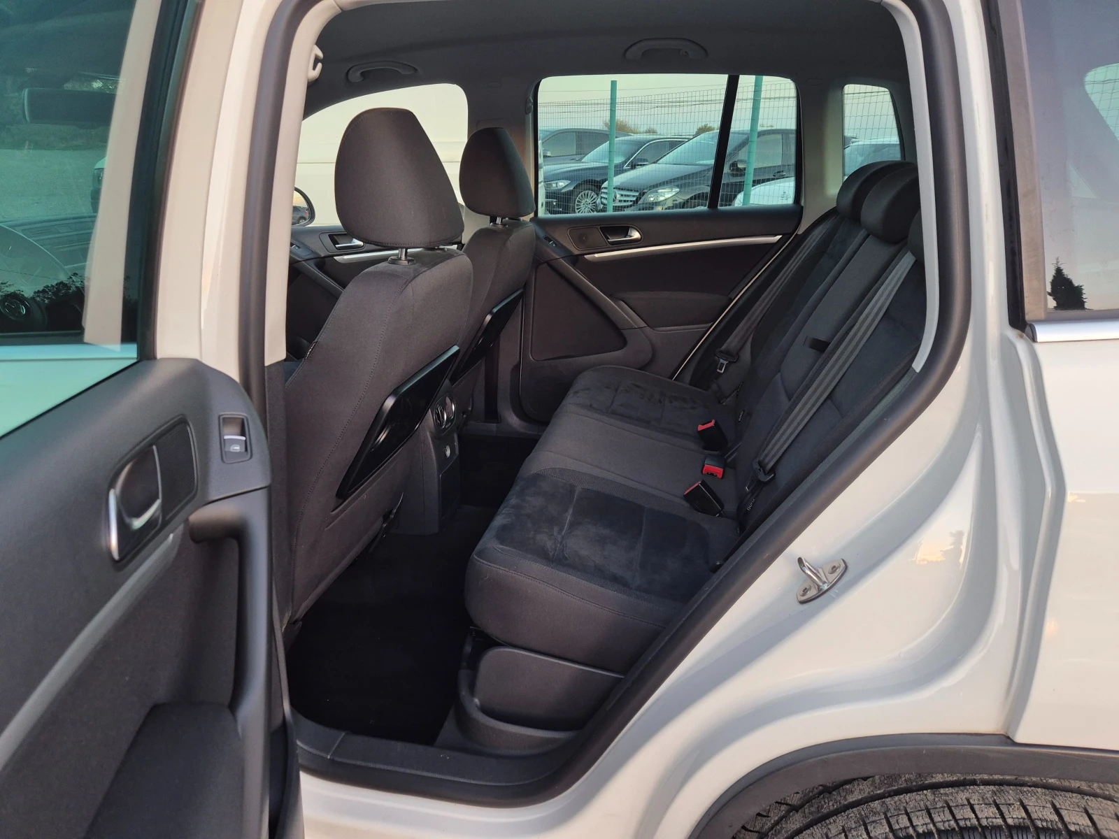 VW Tiguan 2.0TDI  | Mobile.bg   12