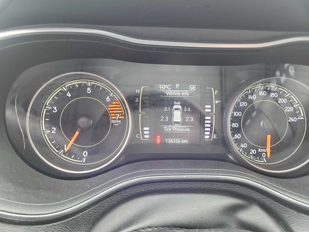 Jeep Cherokee * Sport * CARFAX * БЕЗ ПЪРВОНАЧАЛНА ВНОСКА - изображение 8