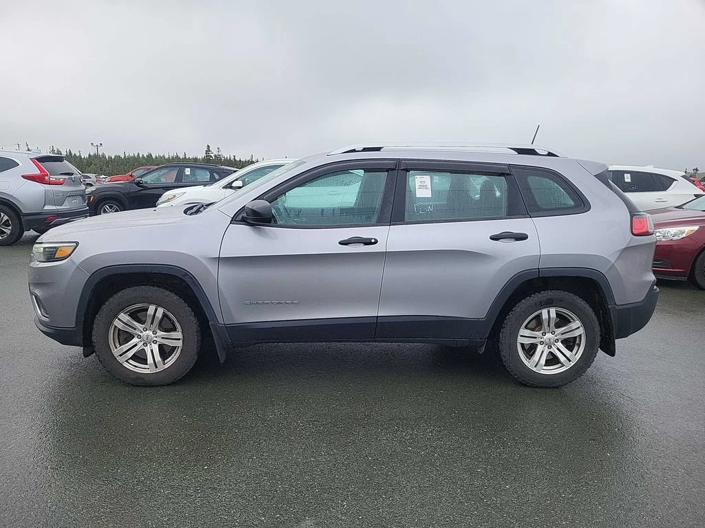 Jeep Cherokee * Sport * CARFAX * БЕЗ ПЪРВОНАЧАЛНА ВНОСКА - изображение 2