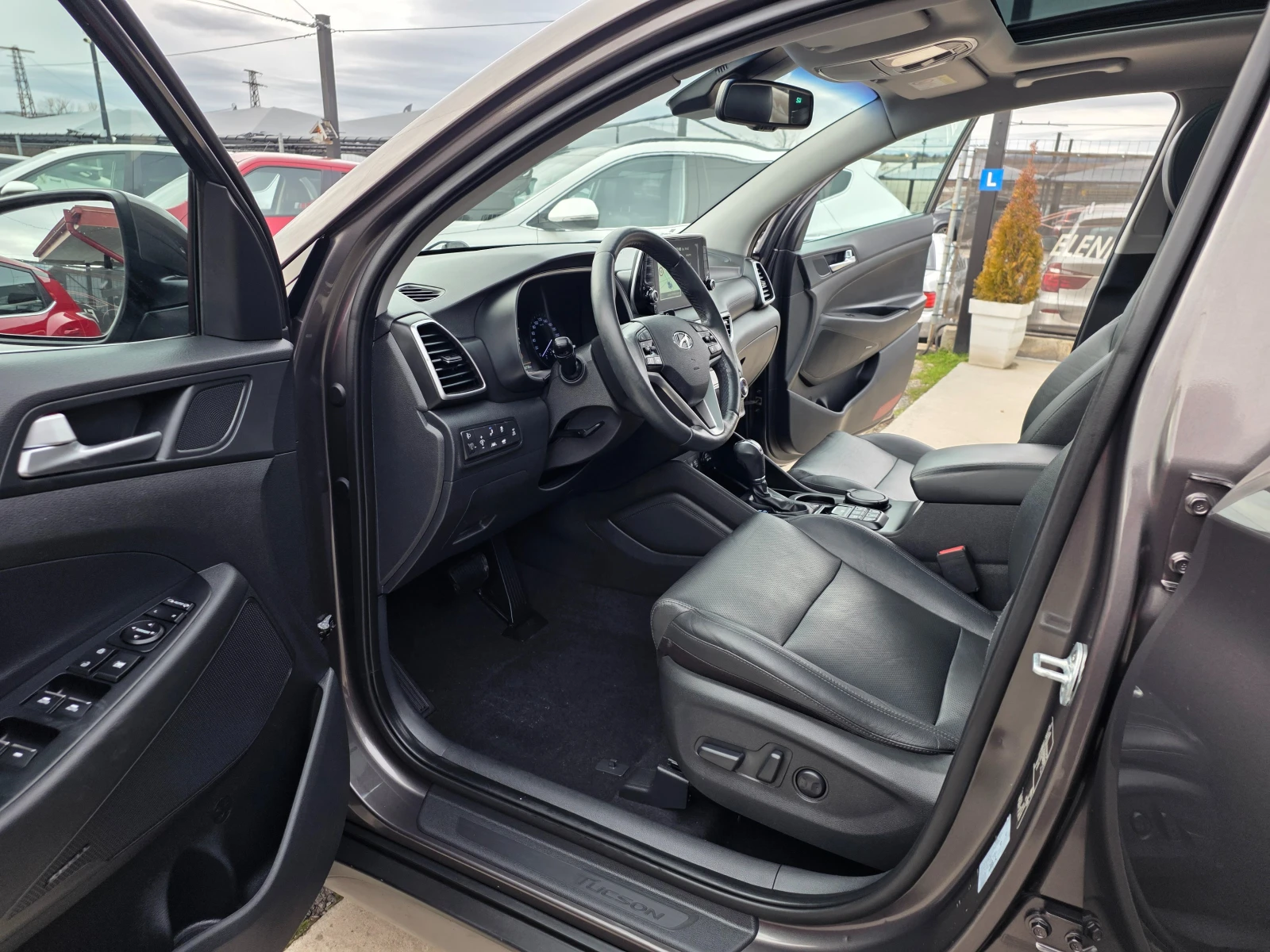 Hyundai Tucson 1.6 T-GDI 177к.с EURO 6d-4x4 -АВТОМАТИК-ШВЕЙЦАРИЯ, снимка 13 - Автомобили и джипове - 53540862