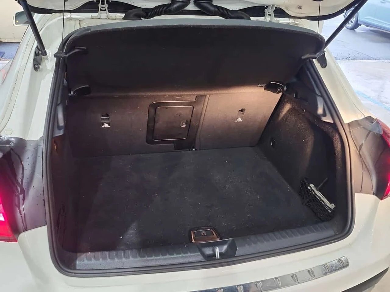 Mercedes-Benz GLA 250 ПАМЕТ| ПАНОРАМА| ПОДГРЕВИ| АМБИЕНТ| CARFAX| , снимка 13 - Автомобили и джипове - 54217891