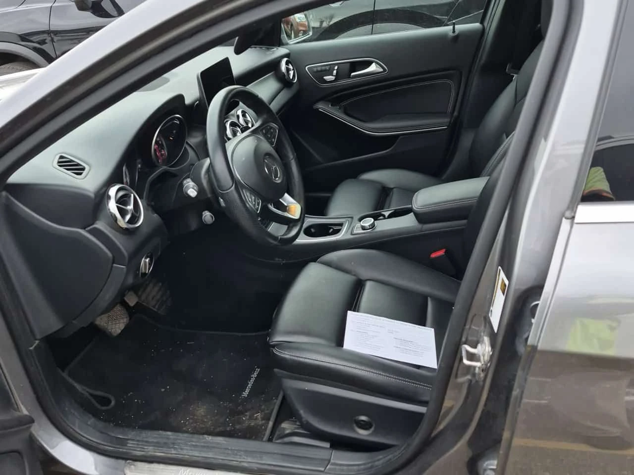 Mercedes-Benz GLA 250 * CARFAX * 2 КЛЮЧА * ПАНОРАМА * ПОДГРЕВИ * , снимка 9 - Автомобили и джипове - 54365133