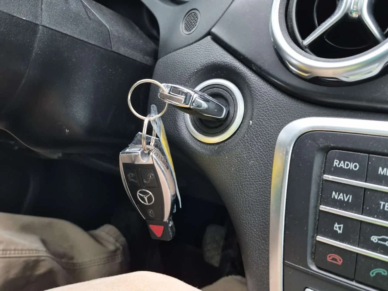Mercedes-Benz GLA 250 * CARFAX * 2 КЛЮЧА * ПАНОРАМА * ПОДГРЕВИ * , снимка 8 - Автомобили и джипове - 54365133