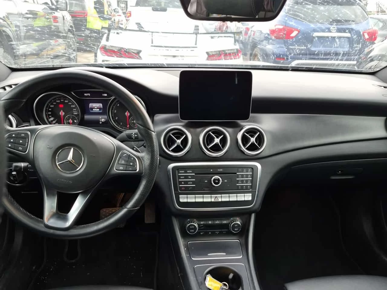 Mercedes-Benz GLA 250 * CARFAX * 2 КЛЮЧА * ПАНОРАМА * ПОДГРЕВИ * , снимка 11 - Автомобили и джипове - 54365133