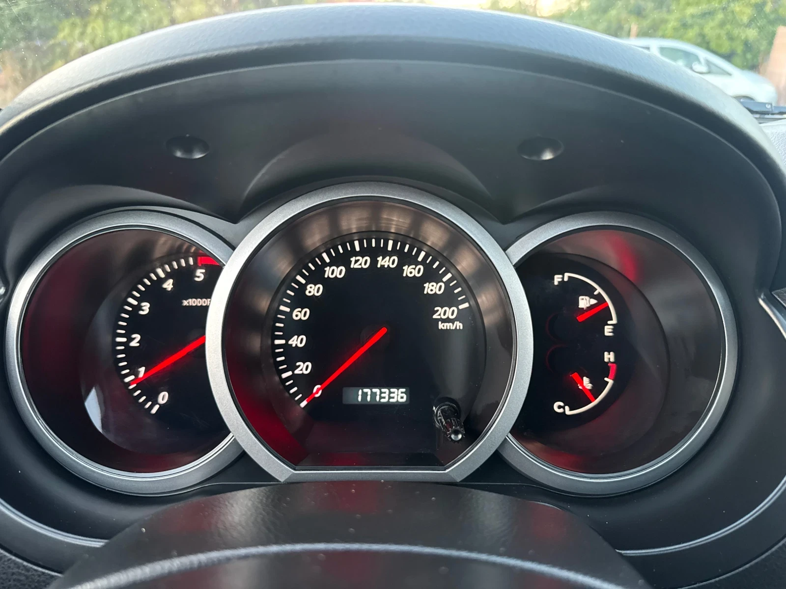 Suzuki Grand vitara 1.9DDiS 4x4 , снимка 14 - Автомобили и джипове - 55463373