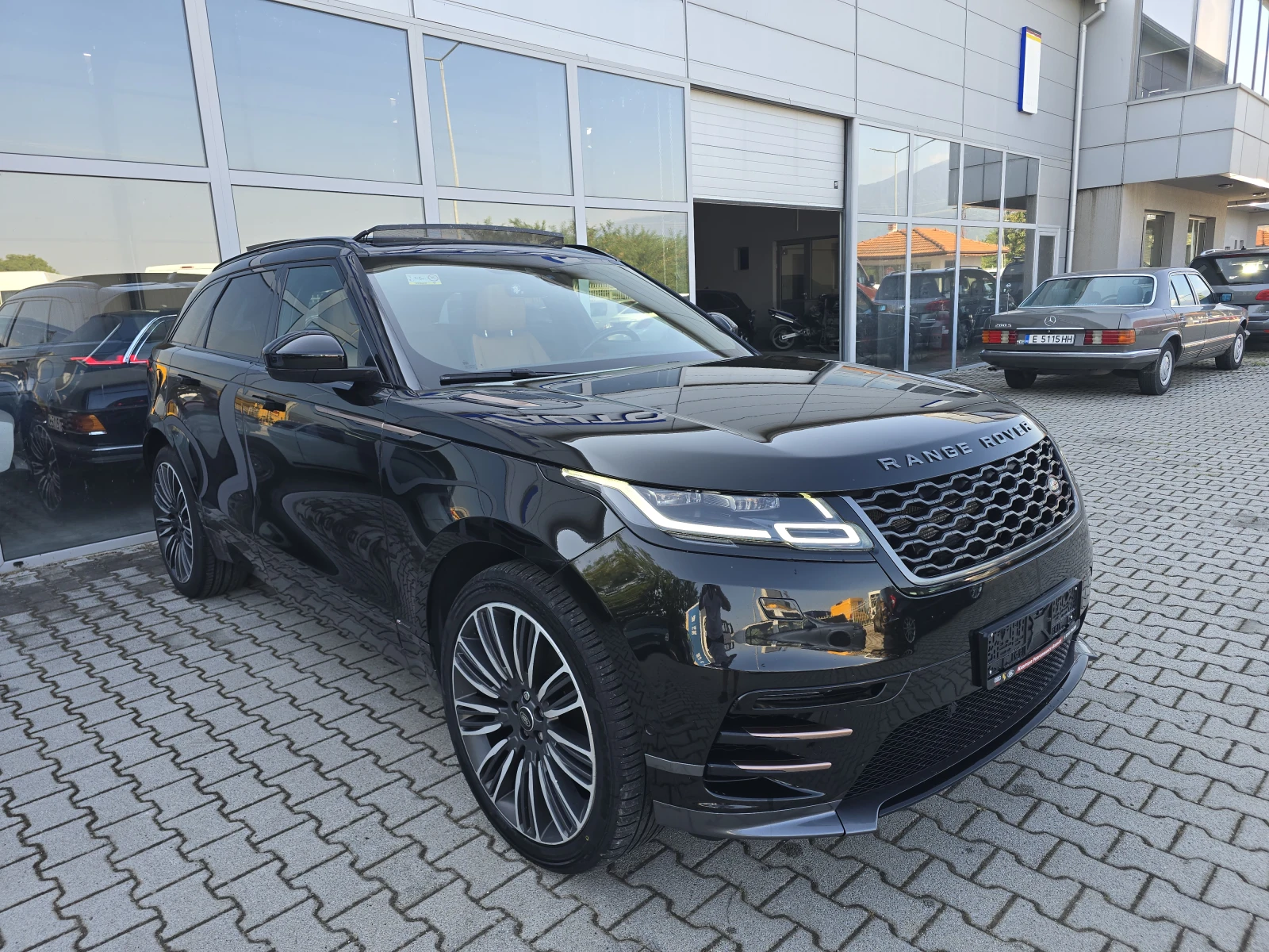 Land Rover Range Rover Velar R-Dynamic !! Bi-turbo !!, снимка 2 - Автомобили и джипове - 56168730