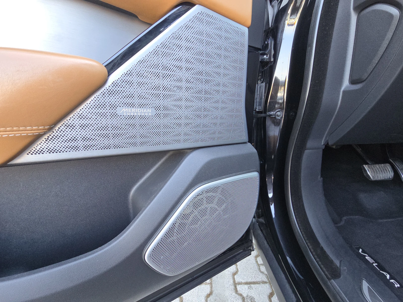 Land Rover Range Rover Velar R-Dynamic !! Bi-turbo !!, снимка 9 - Автомобили и джипове - 56168730