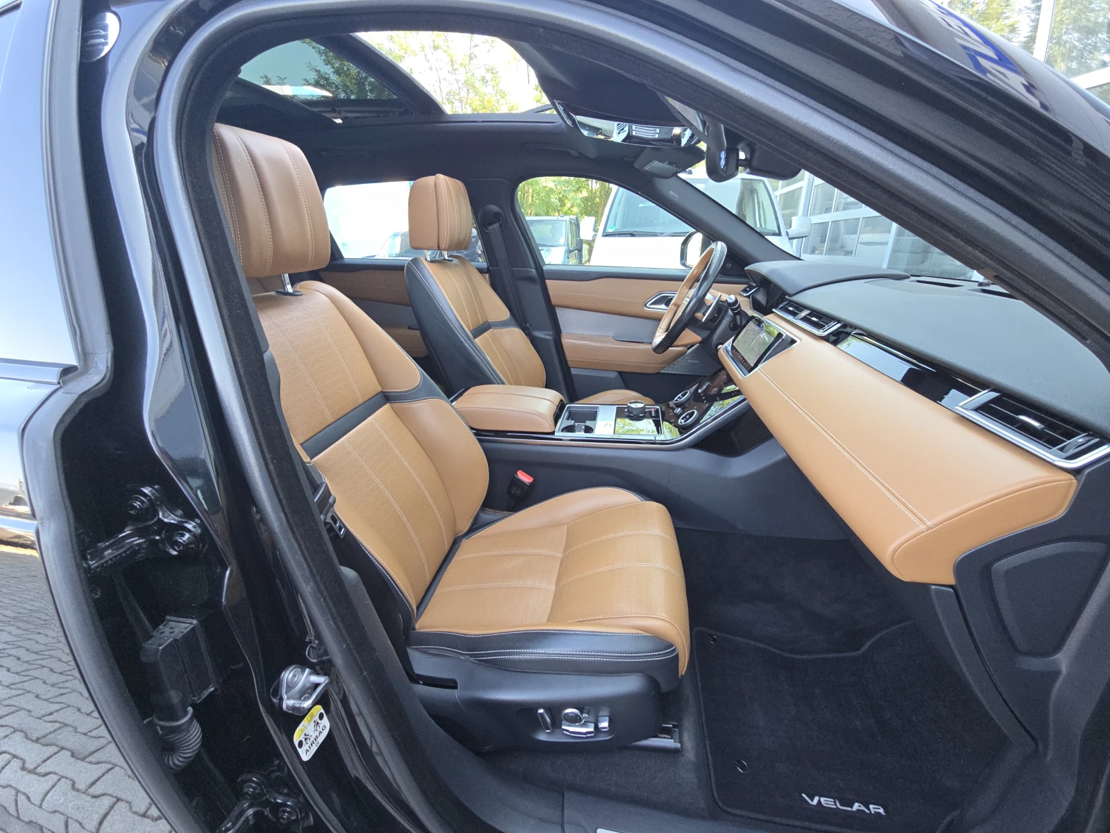Land Rover Range Rover Velar R-Dynamic !! Bi-turbo !!, снимка 16 - Автомобили и джипове - 56168730
