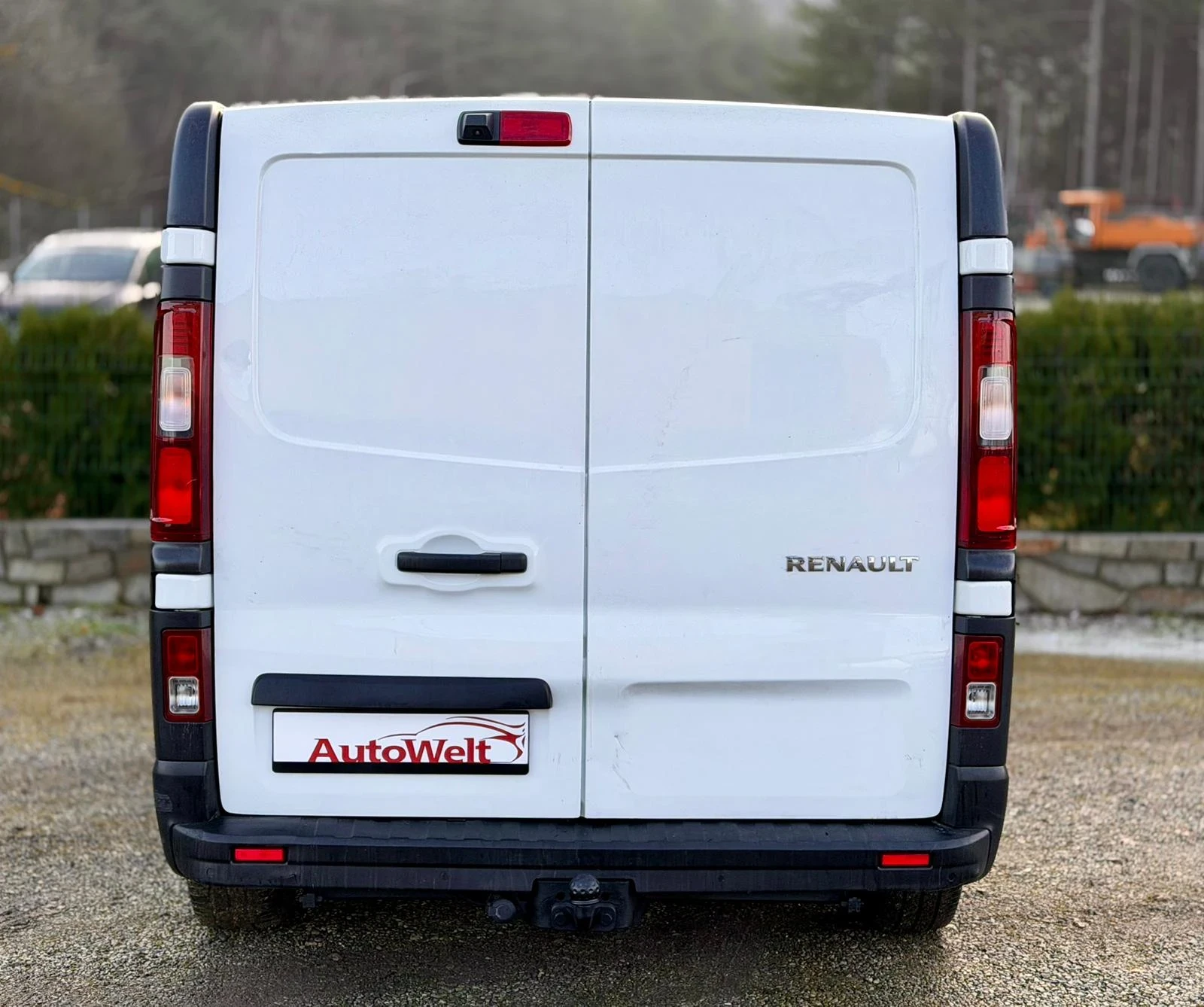 Renault Trafic 2.0 170кс автомат, снимка 6 - Бусове и автобуси - 53955077