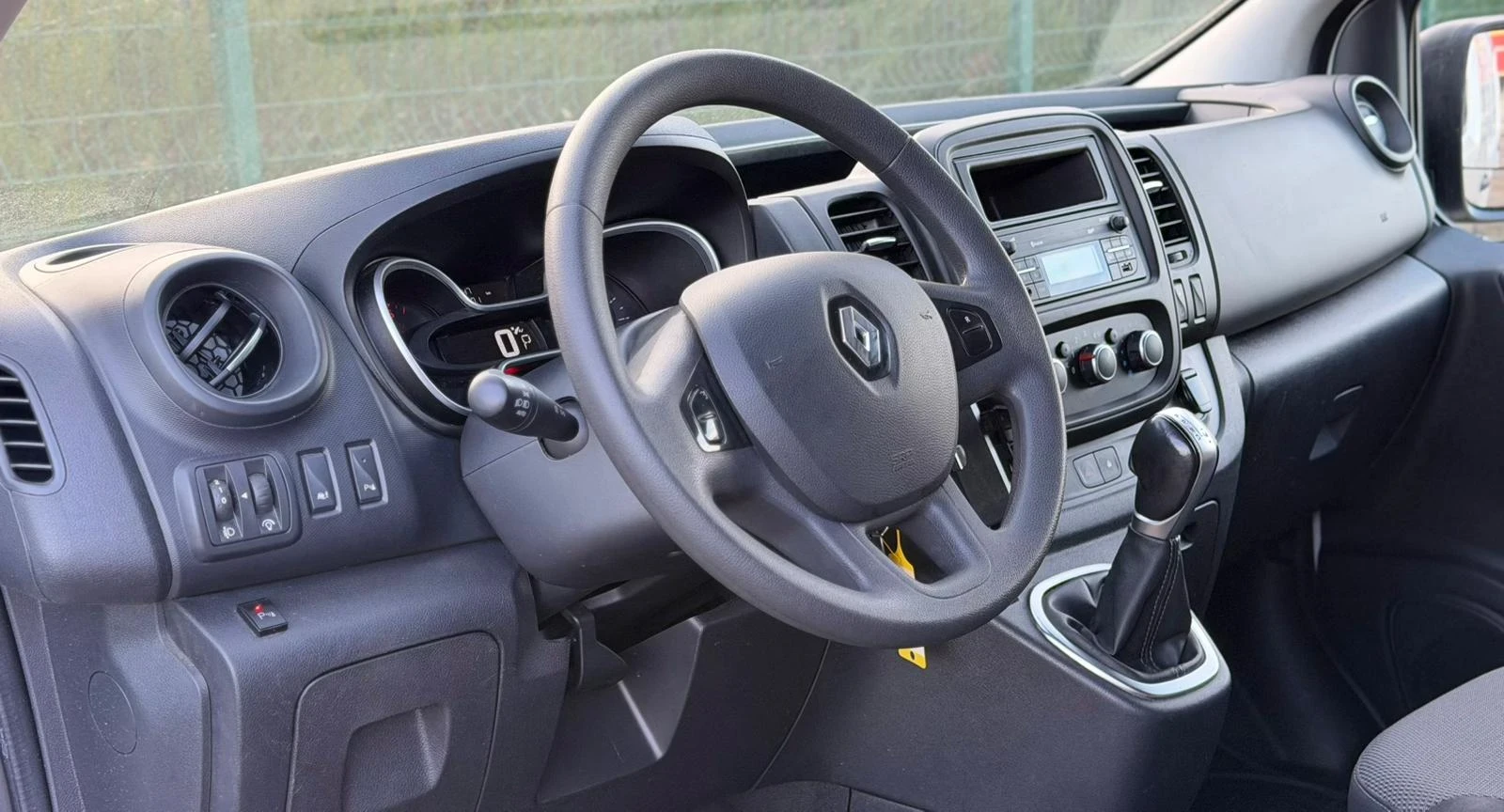 Renault Trafic 2.0 170кс автомат, снимка 17 - Бусове и автобуси - 53955077