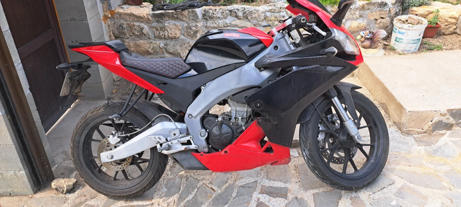 Aprilia 125  - изображение 6