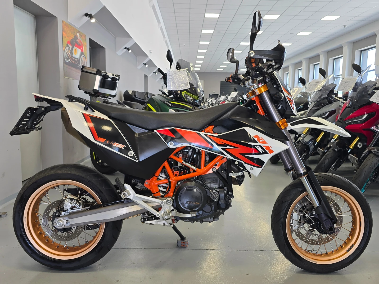 Ktm 690 SMC-R, 2016г., снимка 3 - Мотоциклети и мототехника - 54970341