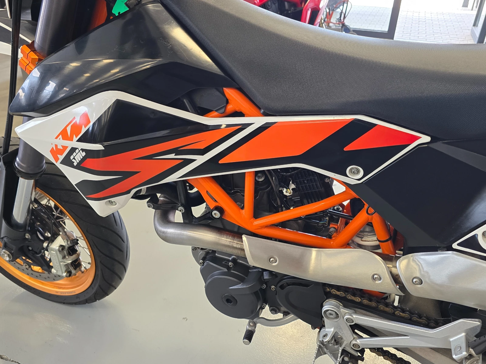 Ktm 690 SMC-R, 2016г., снимка 9 - Мотоциклети и мототехника - 54970341
