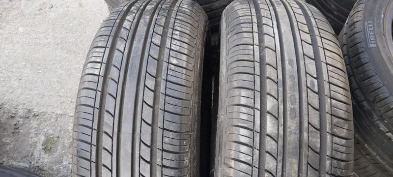 Гуми Летни 215/65R15, снимка 1 - Гуми и джанти - 32913579