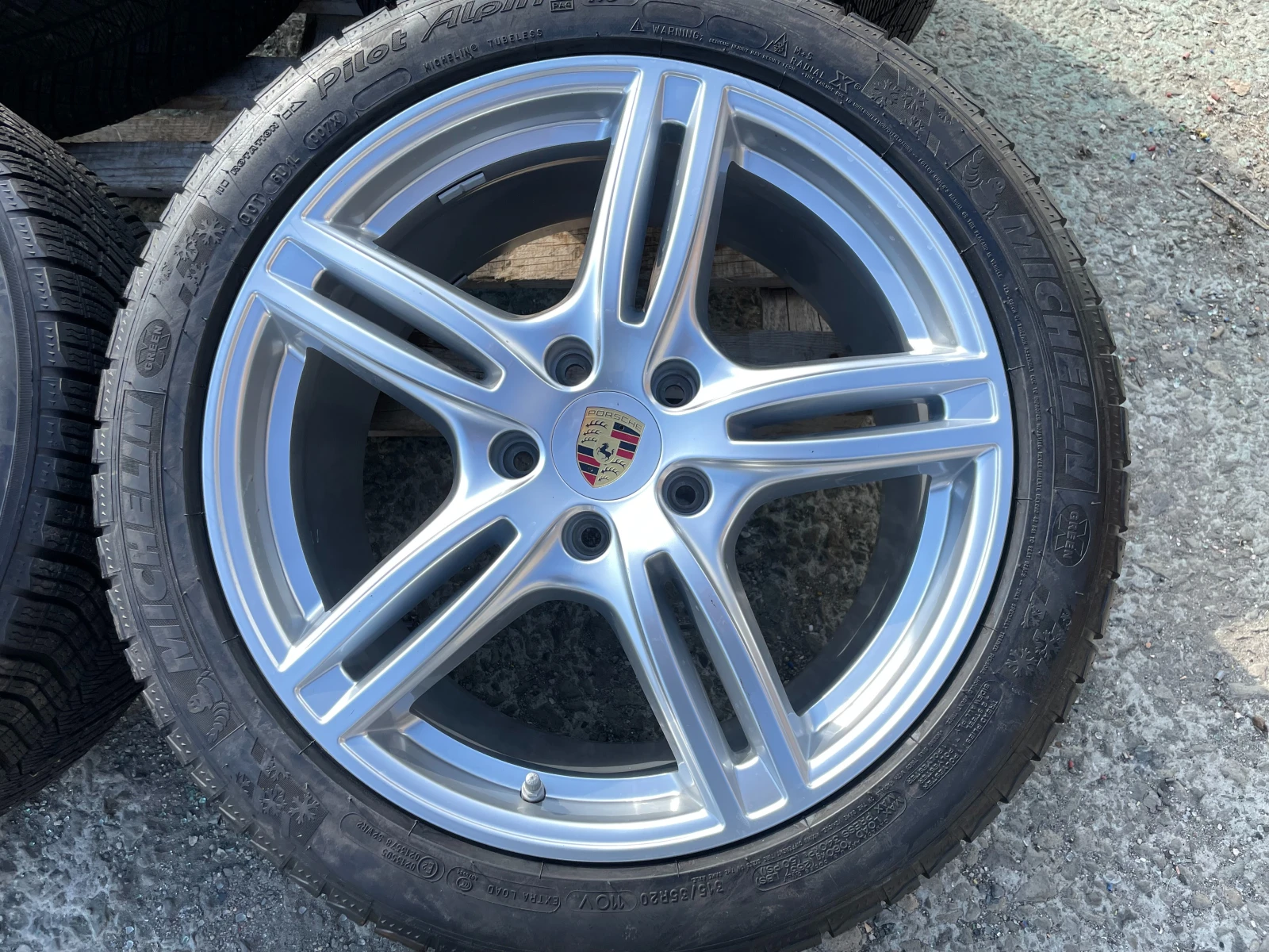    275/40R20  Porsche Panamera | Mobile.bg   2