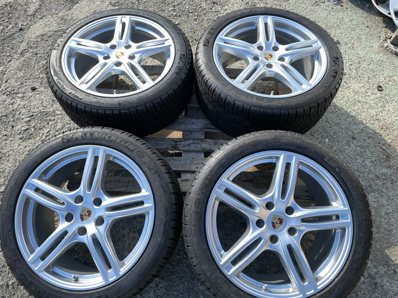    275/40R20  Porsche Panamera | Mobile.bg   1