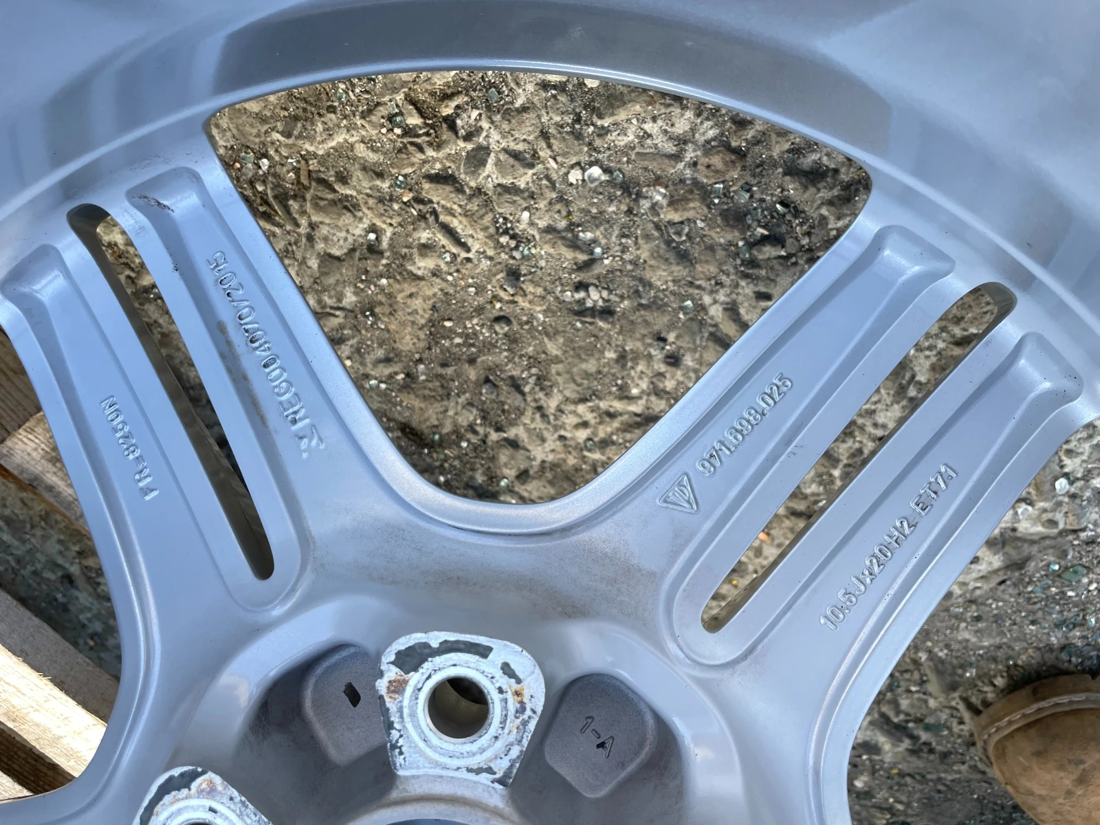    275/40R20  Porsche Panamera | Mobile.bg   10