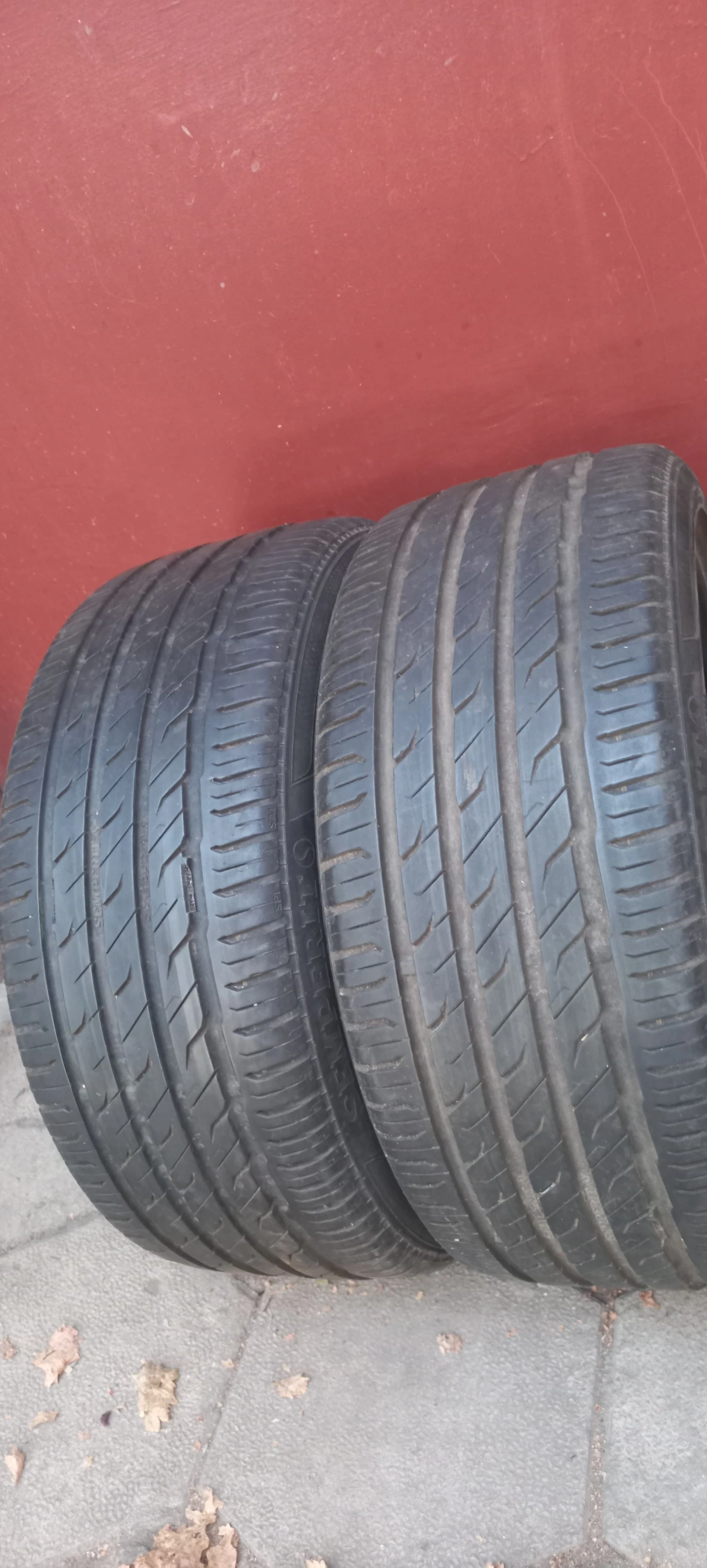 Гуми Летни 225/40R18, снимка 2 - Гуми и джанти - 56106329