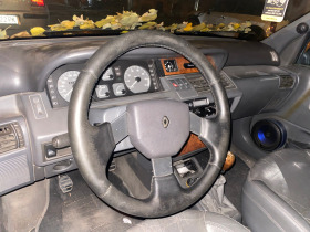 Renault Clio 1.8 Baccara, снимка 7 - Автомобили и джипове - 45012520