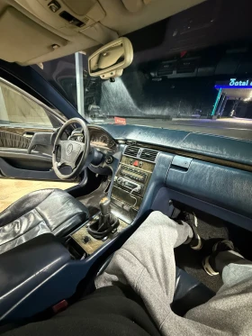 Mercedes-Benz E 200 LPG, снимка 14